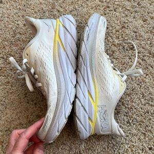 HOKA Clifton 8